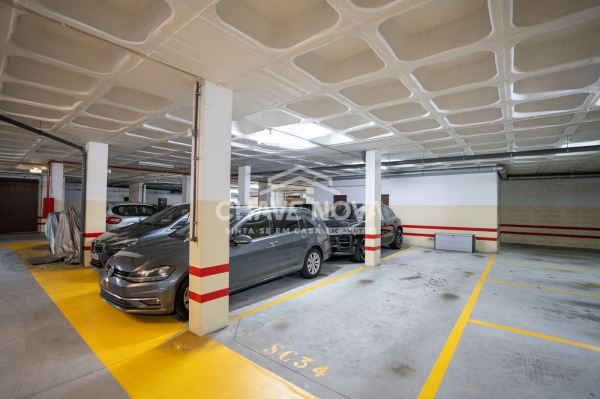 Apartamento T3 Dúplex c/ Lugar de Garagem Duplo Centro de Gaia (Avª da República)
