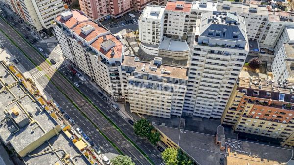 Apartamento T3 Dúplex c/ Lugar de Garagem Duplo Centro de Gaia (Avª da República)