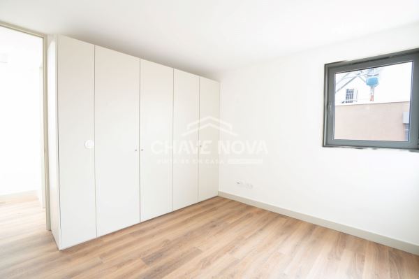 Vila T1 com jardim Em Bonjardim 