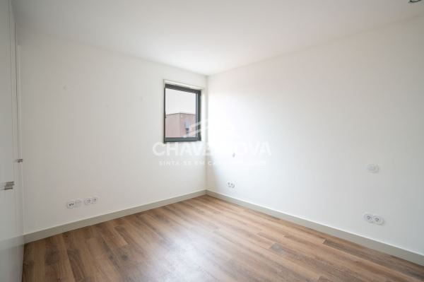 Vila T1 com jardim Em Bonjardim 
