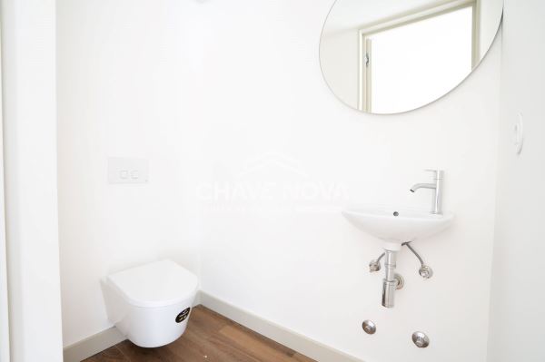Vila T1 com jardim Em Bonjardim 