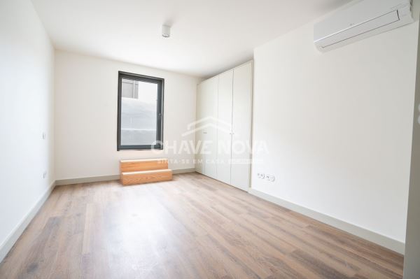 Apartamento novo T2 Duplex  em Bonjardim 