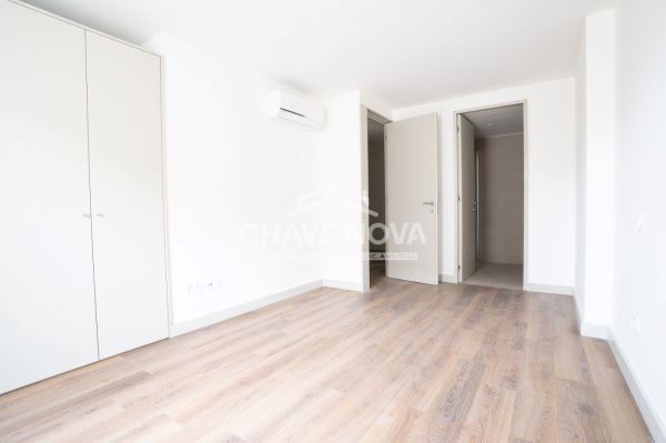 Apartamento novo T2 Duplex  em Bonjardim 
