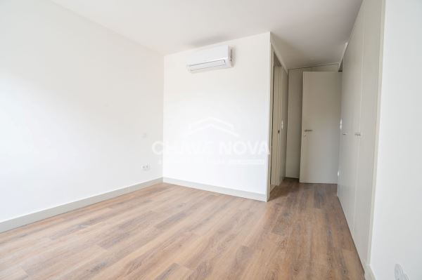 Apartamento novo T2 Duplex  em Bonjardim 