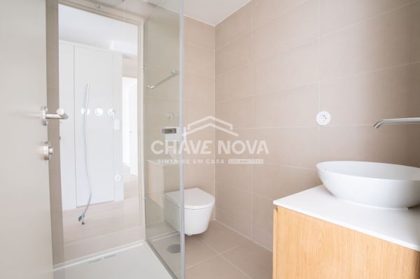 Apartamento novo T2 Duplex  em Bonjardim 