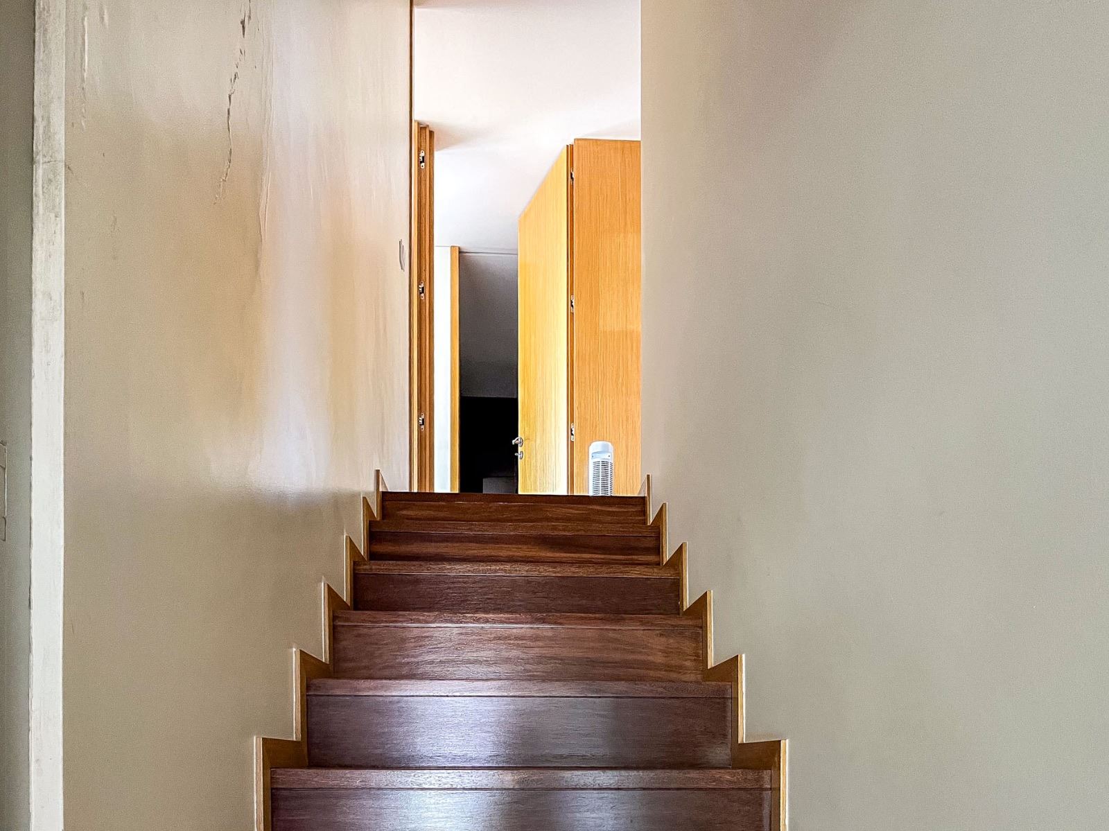T3 Duplex Moderno com Suíte, Garagem e Excelente Localização!