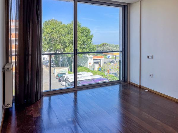 T3 Duplex Moderno com Suíte, Garagem e Excelente Localização!