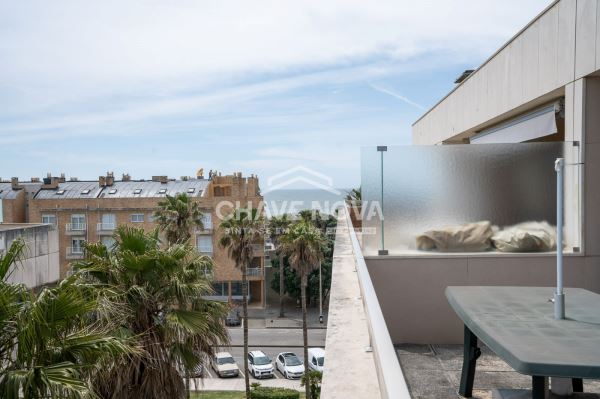 Apartamento T2 Duplex ultimo piso com terraço a 100m da praia de Esmoriz