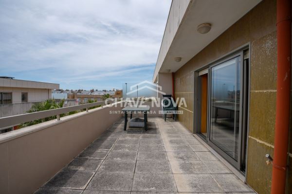 Apartamento T2 Duplex ultimo piso com terraço a 100m da praia de Esmoriz