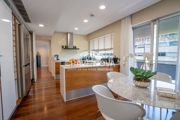 Apartamento T5 no Fluvial Lux Gardens – Porto
