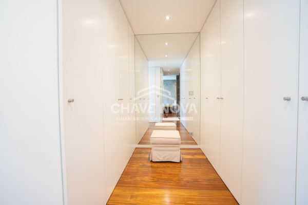 Apartamento T5 no Fluvial Lux Gardens – Porto