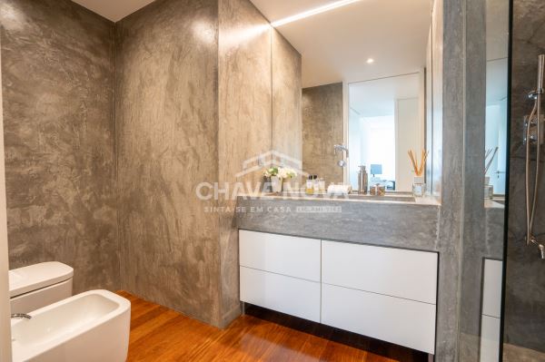 Apartamento T5 no Fluvial Lux Gardens – Porto