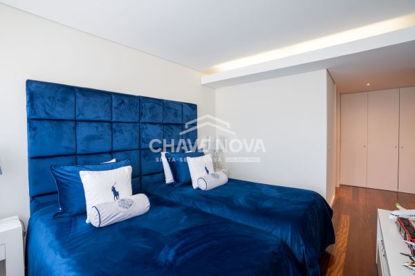 Apartamento T5 no Fluvial Lux Gardens – Porto