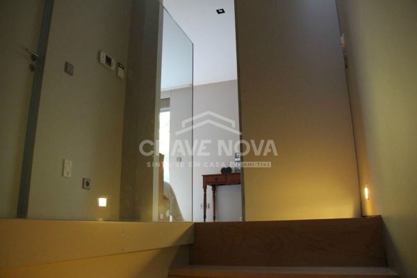 Arrendamento de Moradia V3 – Remodelada, com Terraço de 35m2, perto da Av. da Boavista, Porto