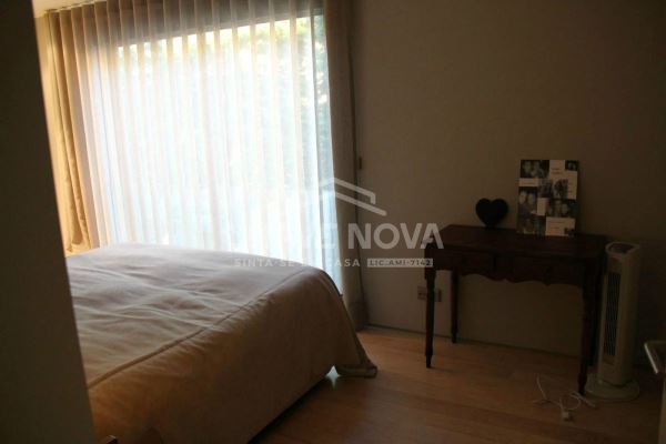 Arrendamento de Moradia V3 – Remodelada, com Terraço de 35m2, perto da Av. da Boavista, Porto