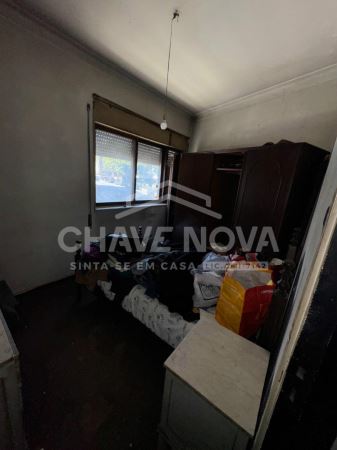 Apartamento T3 com Box Autónoma no Bonfim – Oportunidade para Investimento