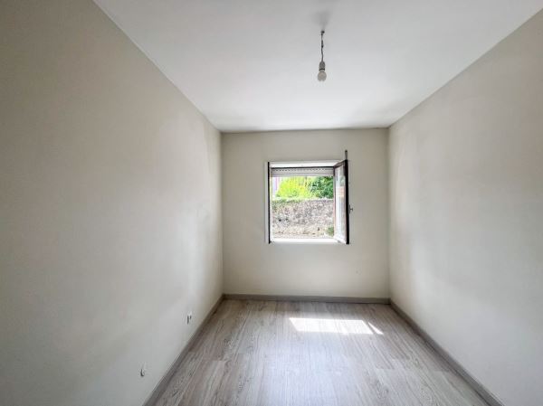 Apartamento T1 com Marquise para Arrendamento próximo à Avenida da República