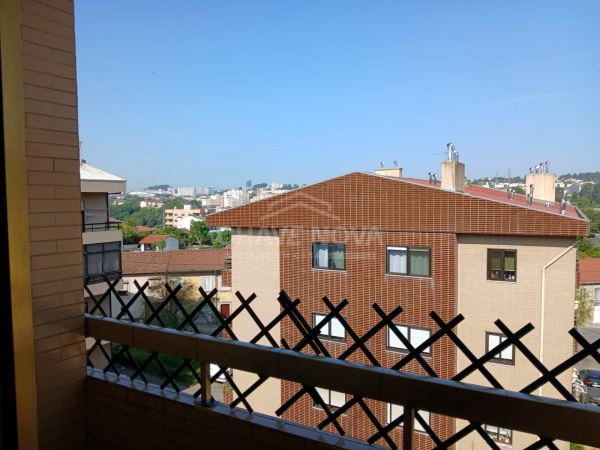 Apartamento T2 em Rio Tinto, próximo do metro