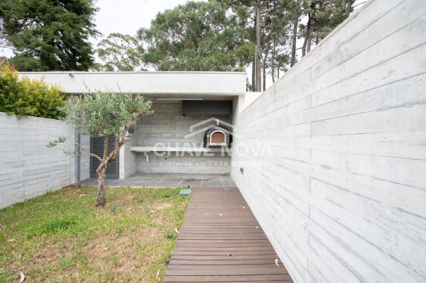 Moradia Duplex, com piscina no Bairro da Vilarinha, Porto