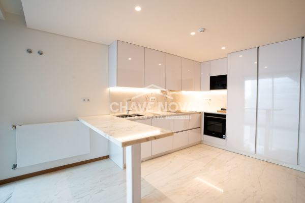 Moradia Duplex, com piscina no Bairro da Vilarinha, Porto