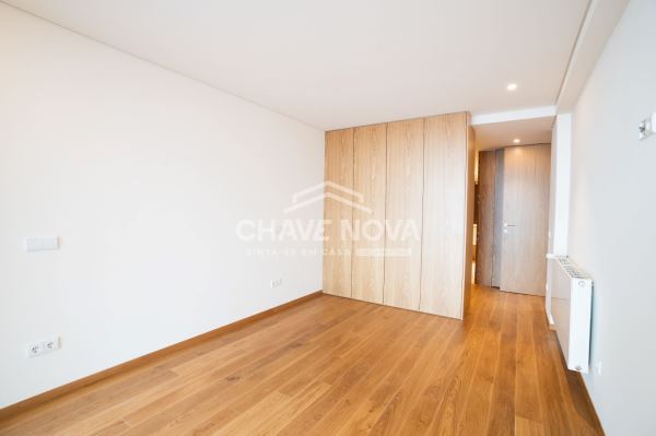 Moradia Duplex, com piscina no Bairro da Vilarinha, Porto