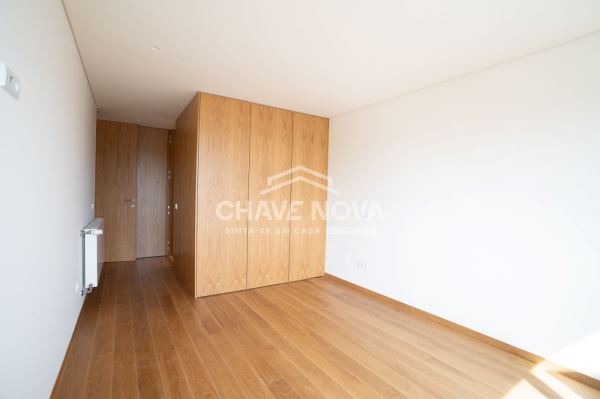 Moradia Duplex, com piscina no Bairro da Vilarinha, Porto