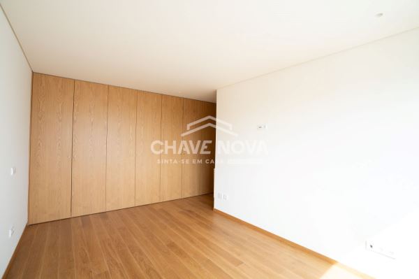 Moradia Duplex, com piscina no Bairro da Vilarinha, Porto