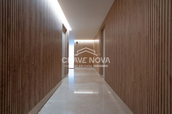 Moradia Duplex, com piscina no Bairro da Vilarinha, Porto