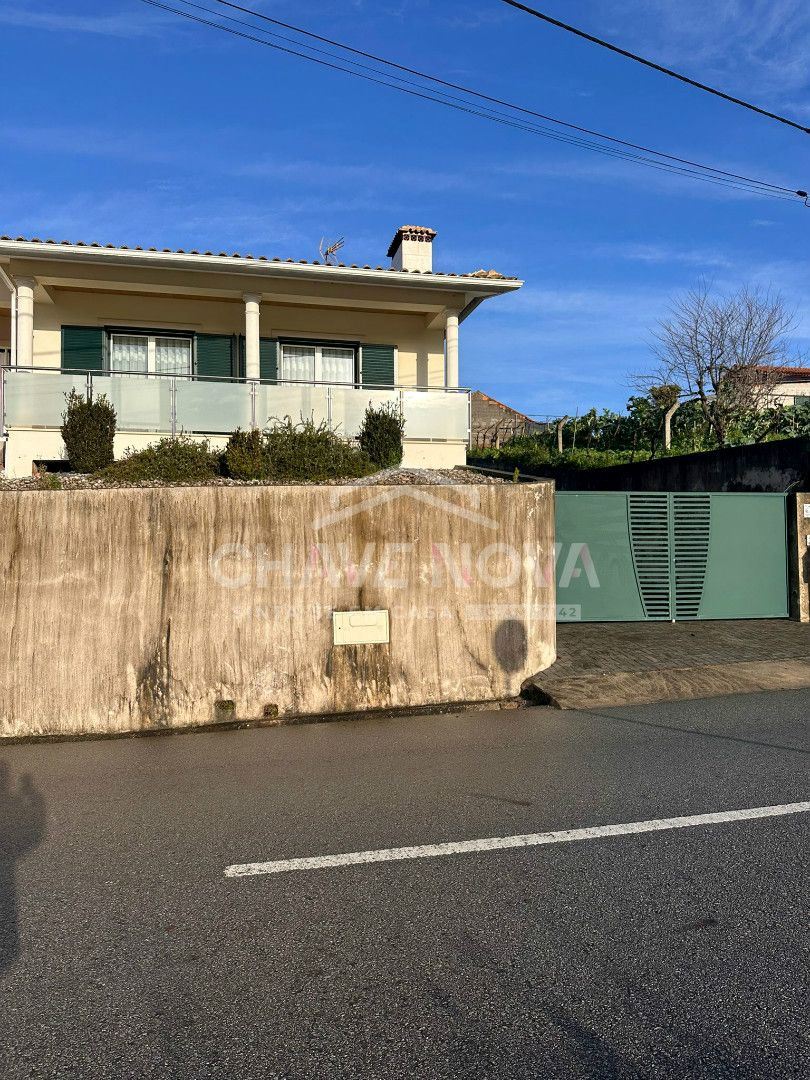 Moradia Isolada T3 à Venda em Albergaria-a-Velha – 350.000€