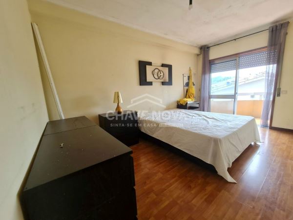 Apartamento T2+1 com 3 varandas, barbecue e garagem box no centro de Vila Nova de Gaia