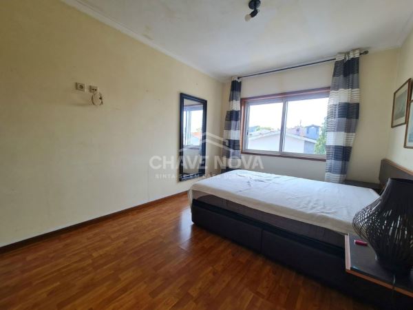 Apartamento T2+1 com 3 varandas, barbecue e garagem box no centro de Vila Nova de Gaia