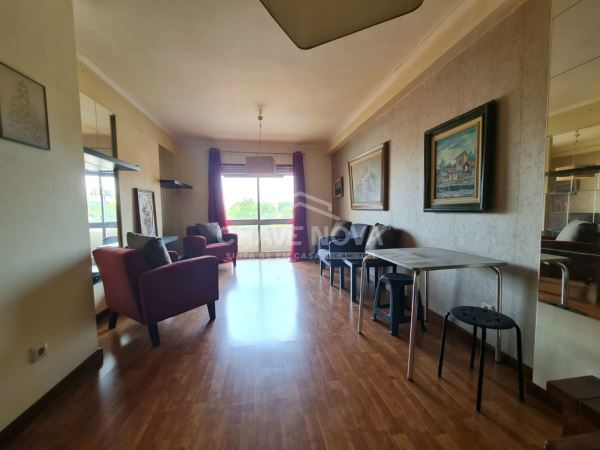 Apartamento T2+1 com 3 varandas, barbecue e garagem box no centro de Vila Nova de Gaia