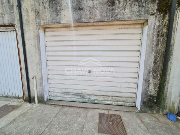 Apartamento T2+1 com 3 varandas, barbecue e garagem box no centro de Vila Nova de Gaia