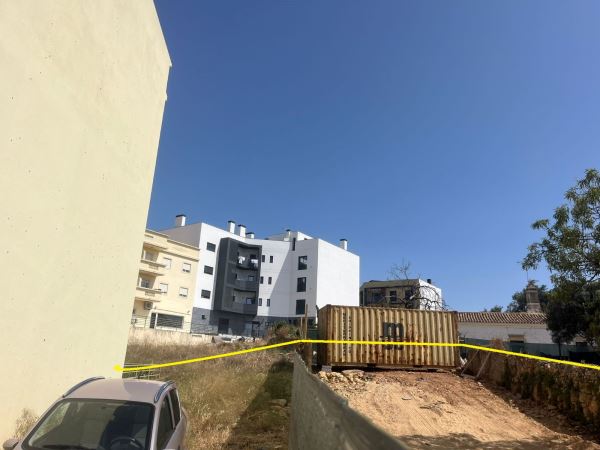 Terreno para construção de edifício, centro de Almancil 