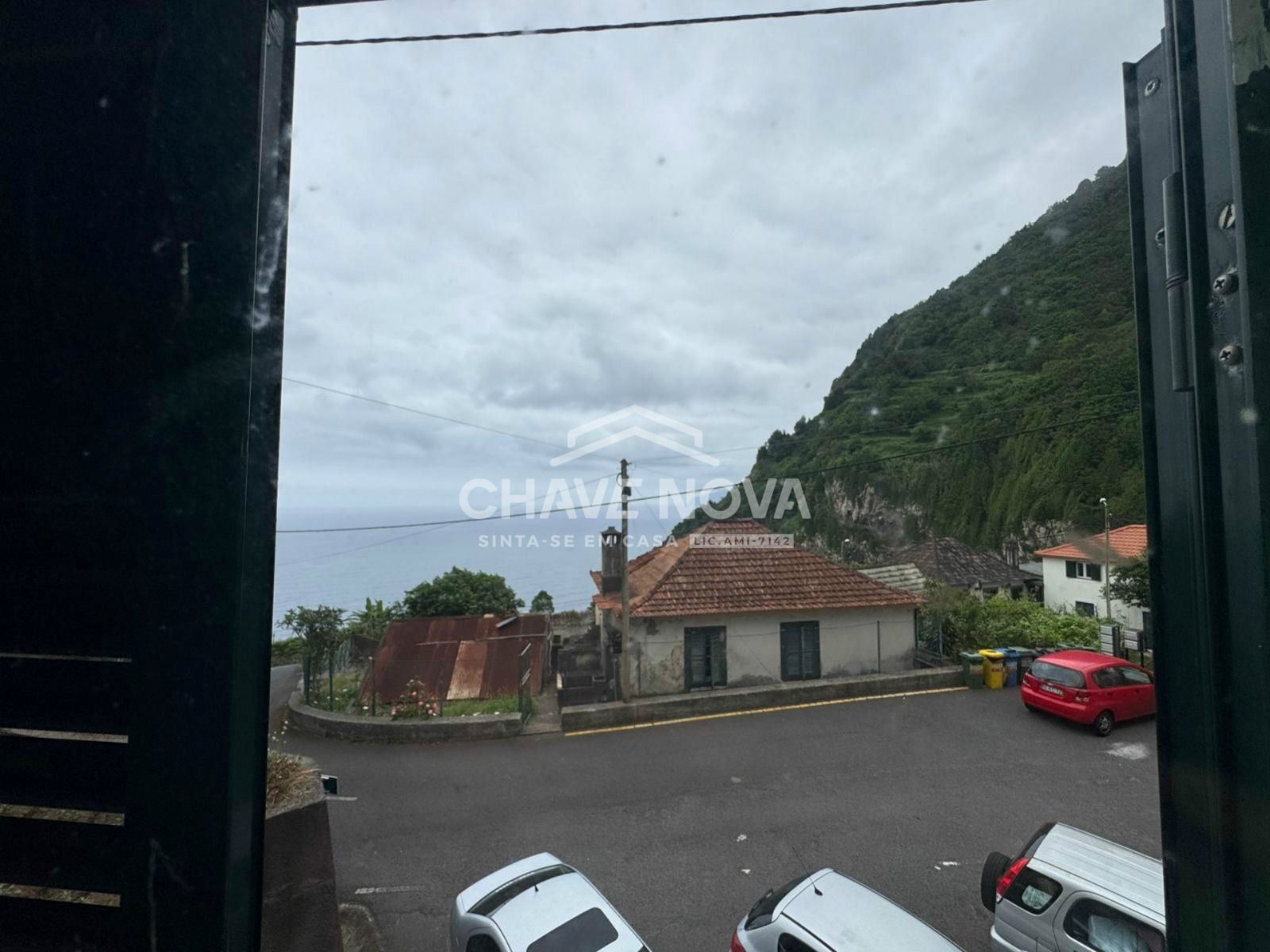Moradia T2+1 no Seixal na Ribeira Funda (Para Remodelar)