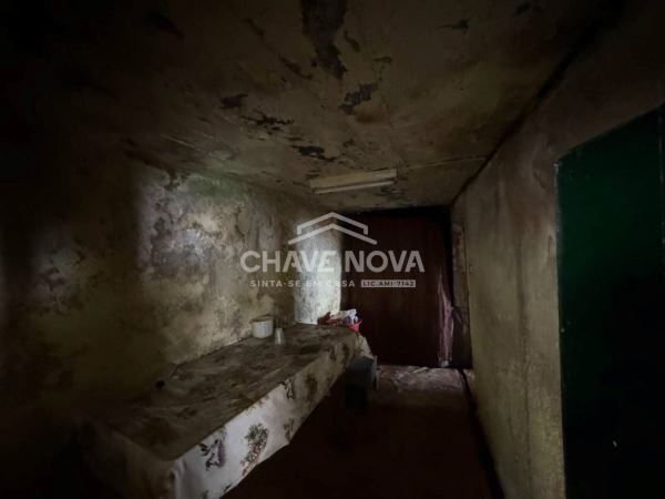 Moradia T2+1 no Seixal na Ribeira Funda (Para Remodelar)