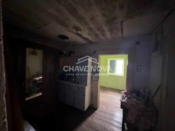 Moradia T2+1 no Seixal na Ribeira Funda (Para Remodelar)