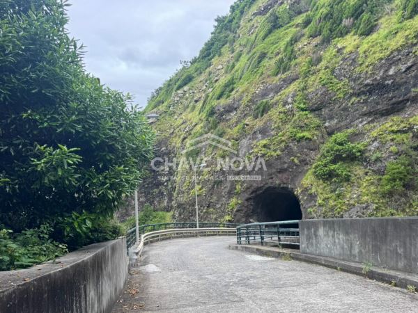 Moradia T2+1 no Seixal na Ribeira Funda (Para Remodelar)