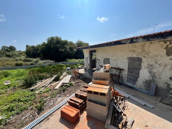 Casa térrea T1 de 3 frentes