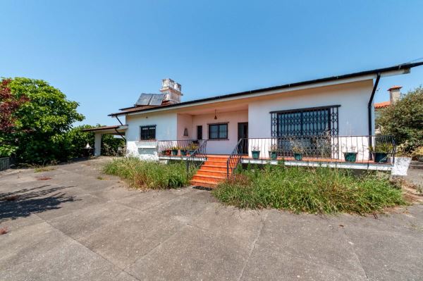 🌿 Refúgio Perfeito na Natureza – Quinta com Casa Aconchegante à Venda! 🏡
