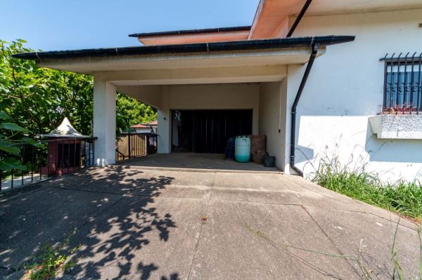 🌿 Refúgio Perfeito na Natureza – Quinta com Casa Aconchegante à Venda! 🏡