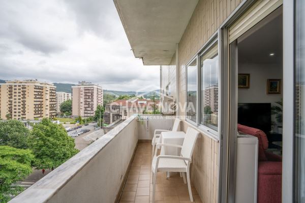 Apartamento T3 — Como Novo | Braga