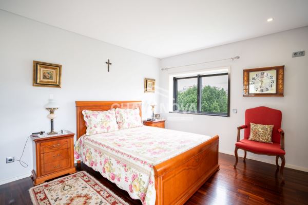 Apartamento T3 — Como Novo | Braga