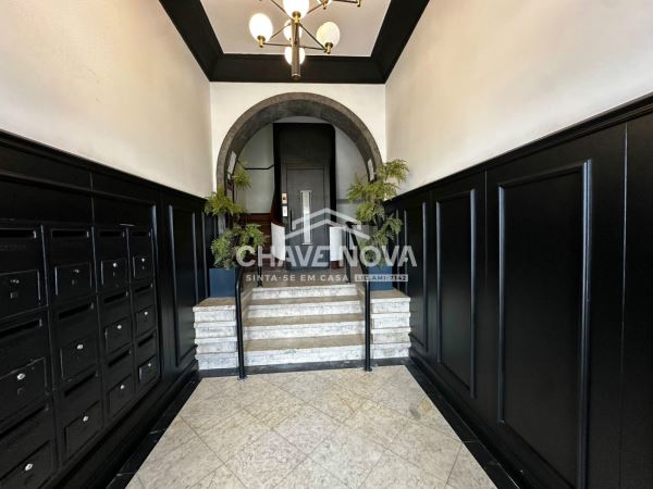Apartamento T2 Renovado na Avenida 5 de Outubro, ao lado da estação de Entrecampos, Lisboa
