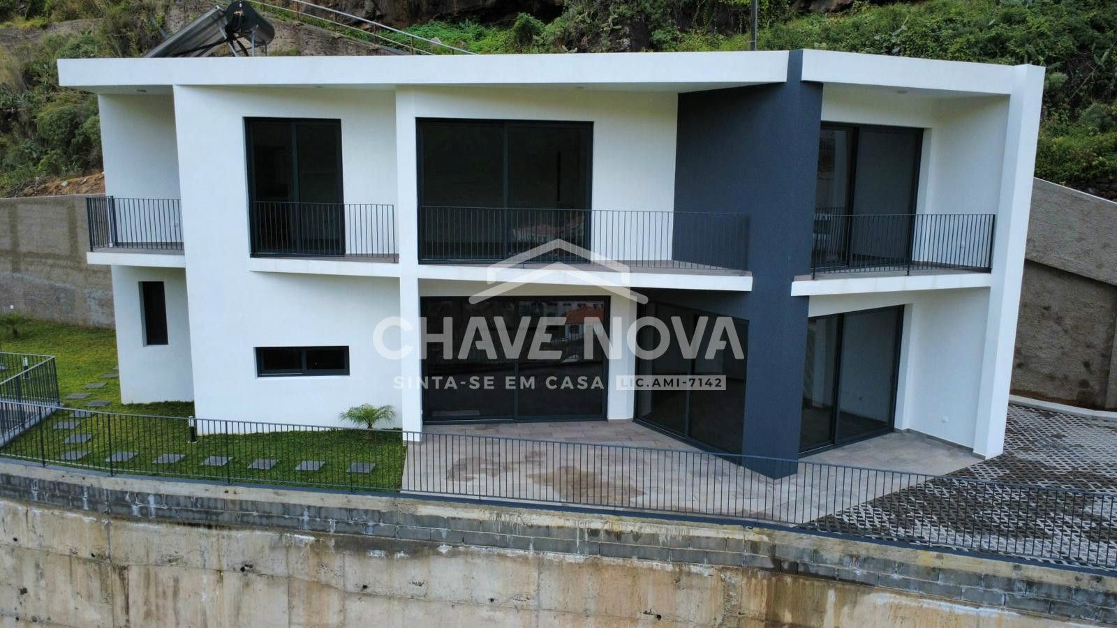Lindíssima Moradia T3 Nova – Ribeira Brava / Tabua 