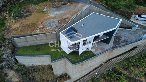 Lindíssima Moradia T3 Nova – Ribeira Brava / Tabua 