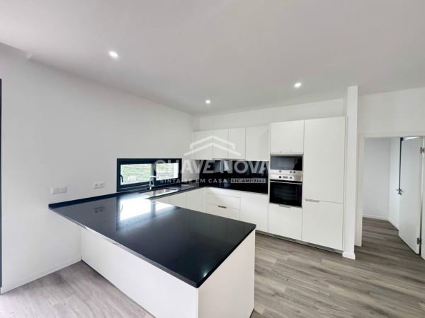 Lindíssima Moradia T3 Nova – Ribeira Brava / Tabua 