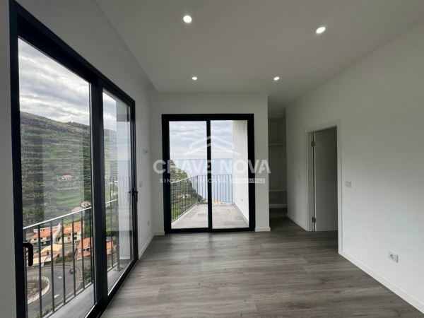 Lindíssima Moradia T3 Nova – Ribeira Brava / Tabua 