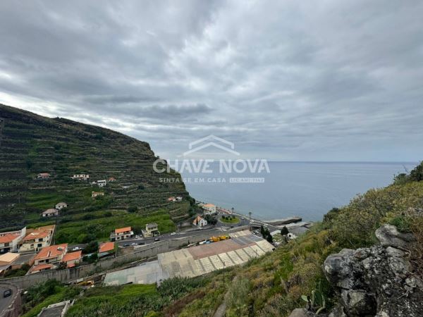Lindíssima Moradia T3 Nova – Ribeira Brava / Tabua 