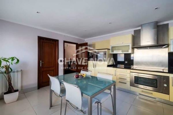 Moradia Isolada V4 c/ Garagem Box em Vilar de Andorinho